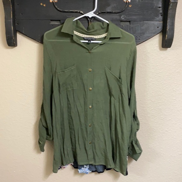 Plus Size Green Shirt - Picture 1 of 3